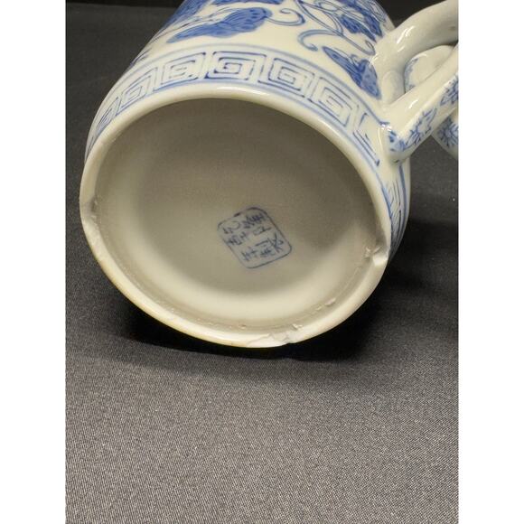 Set of 2 Vintage Guangzhou Chinese Blue & White Porcelain Tea Cups – 3.5" Tall - Picture 6 of 8